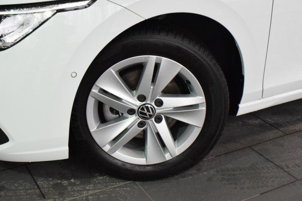 Volkswagen Golf Exposé-Bild 17