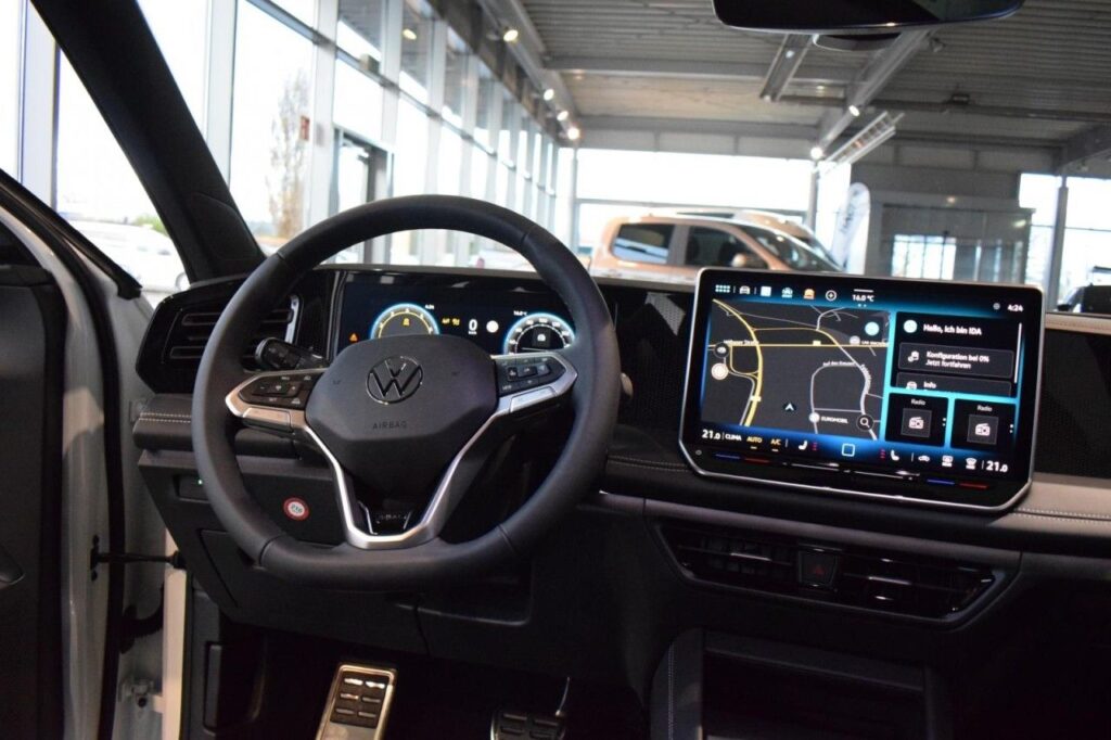 Volkswagen Tiguan Exposé-Bild 11