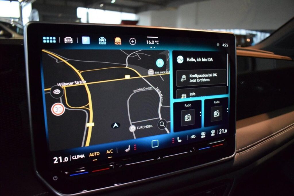 Volkswagen Tiguan Exposé-Bild 13