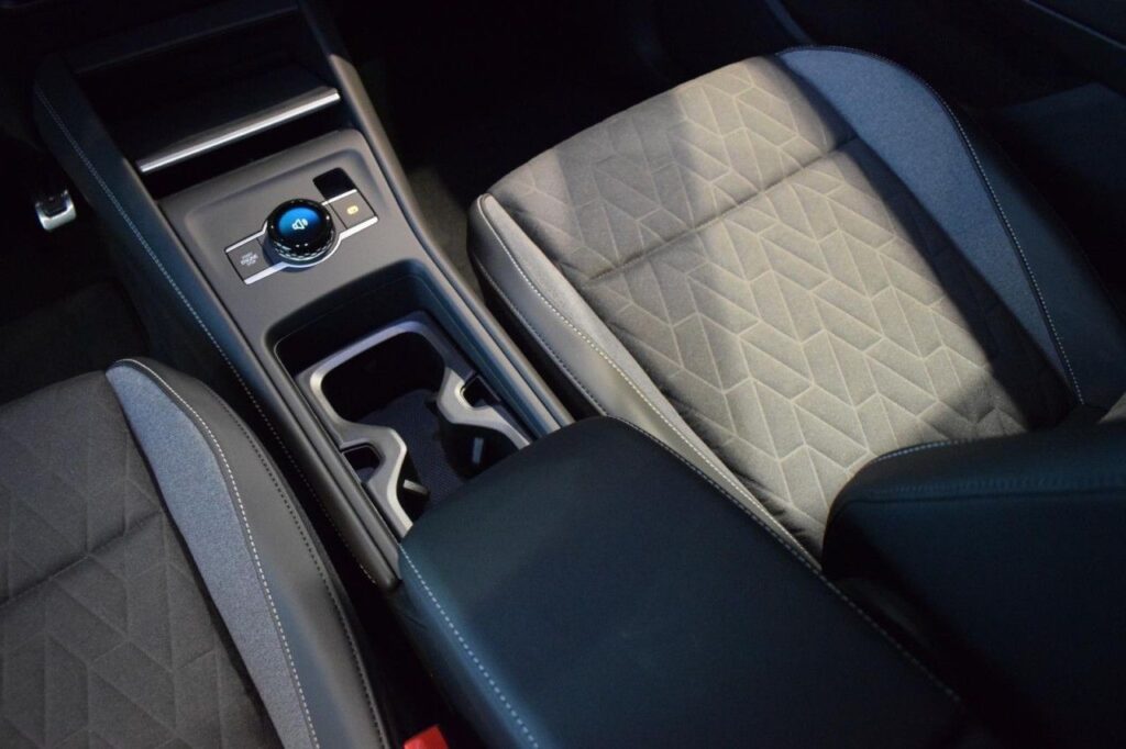 Volkswagen Tiguan Exposé-Bild 14