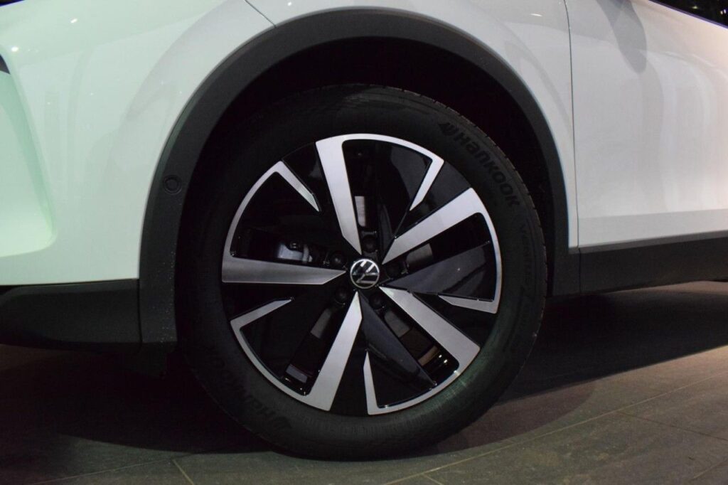 Volkswagen Tiguan Exposé-Bild 17