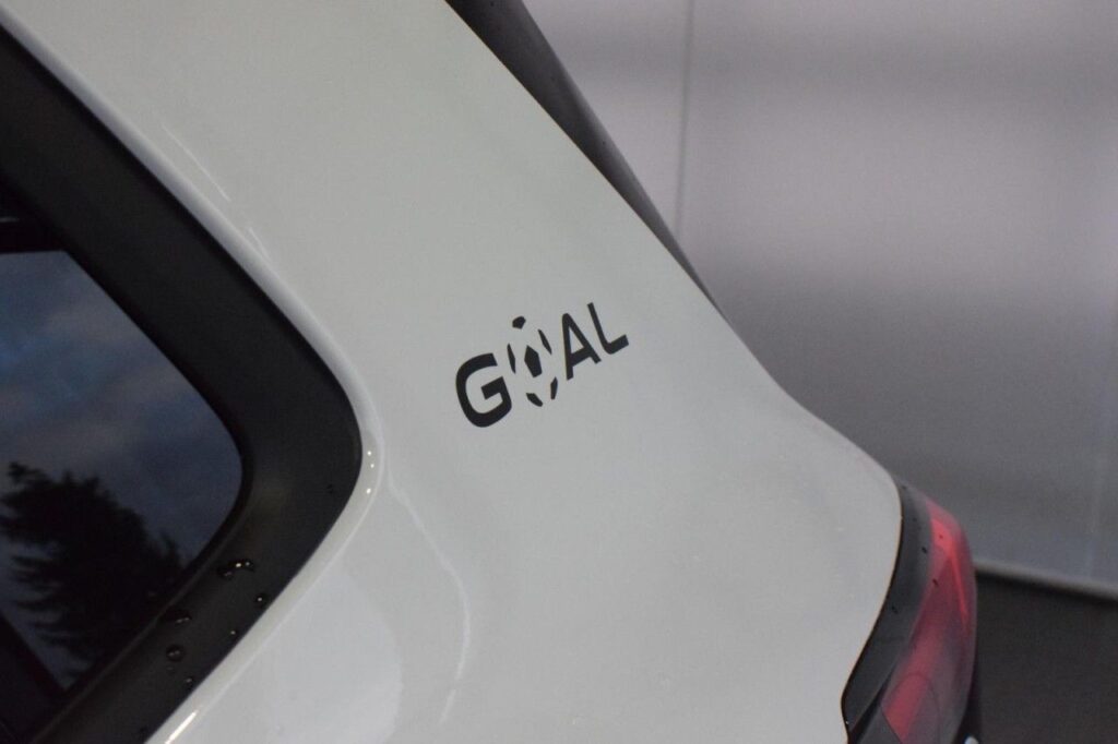 Volkswagen Tiguan Exposé-Bild 18