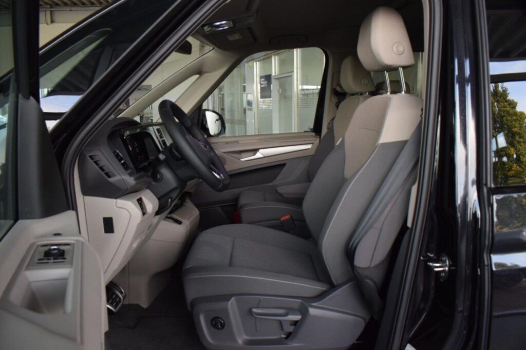 Volkswagen T7 Multivan Exposé-Bild 8