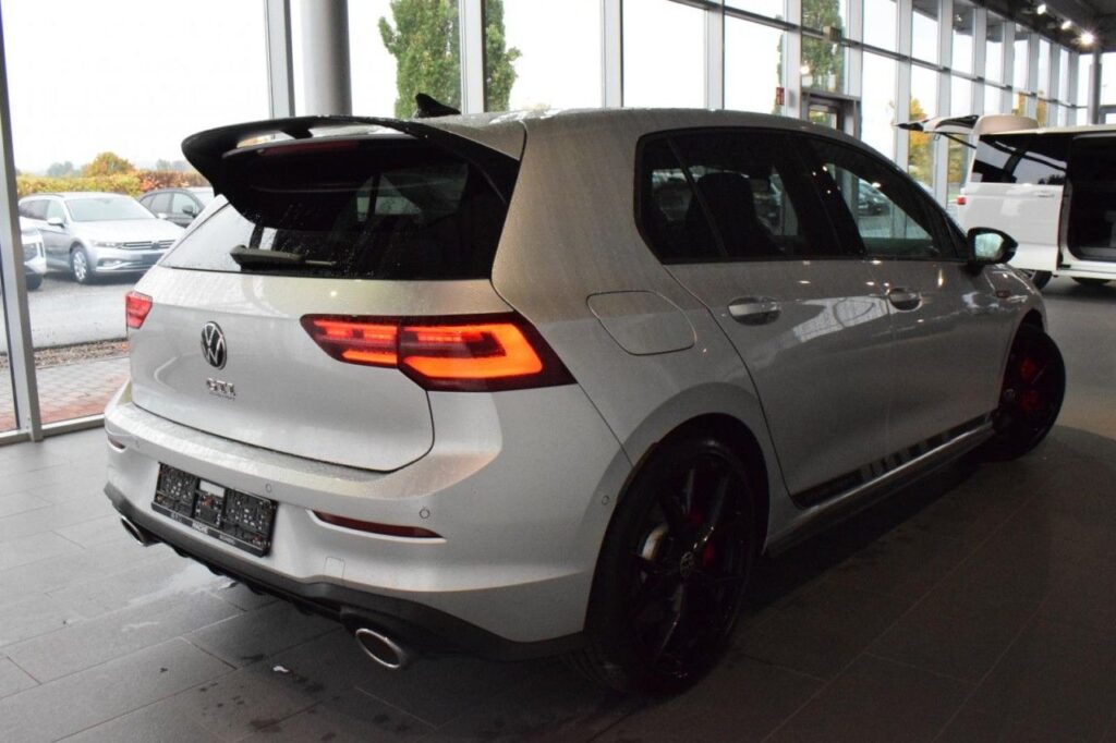 Volkswagen Golf Exposé-Bild 3