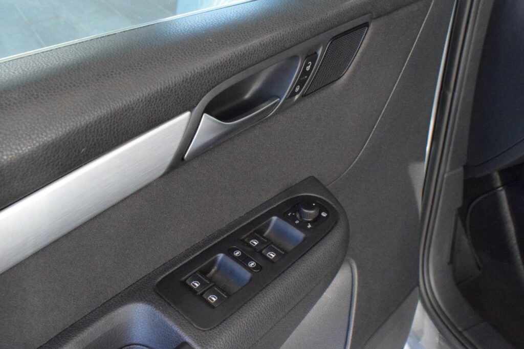 Volkswagen Sharan Exposé-Bild 9