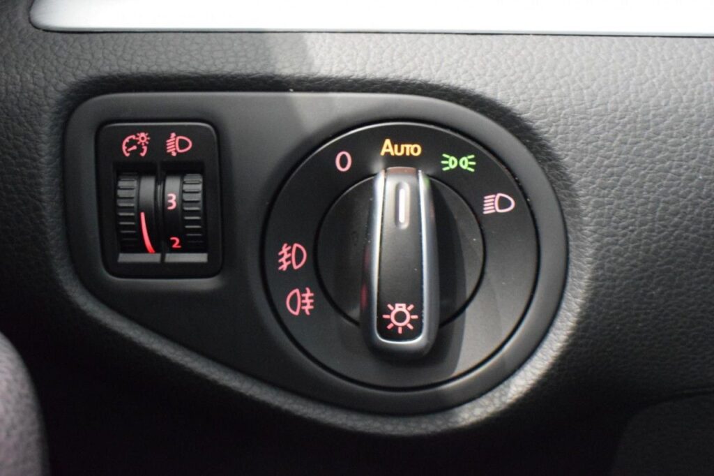 Volkswagen Sharan Exposé-Bild 10