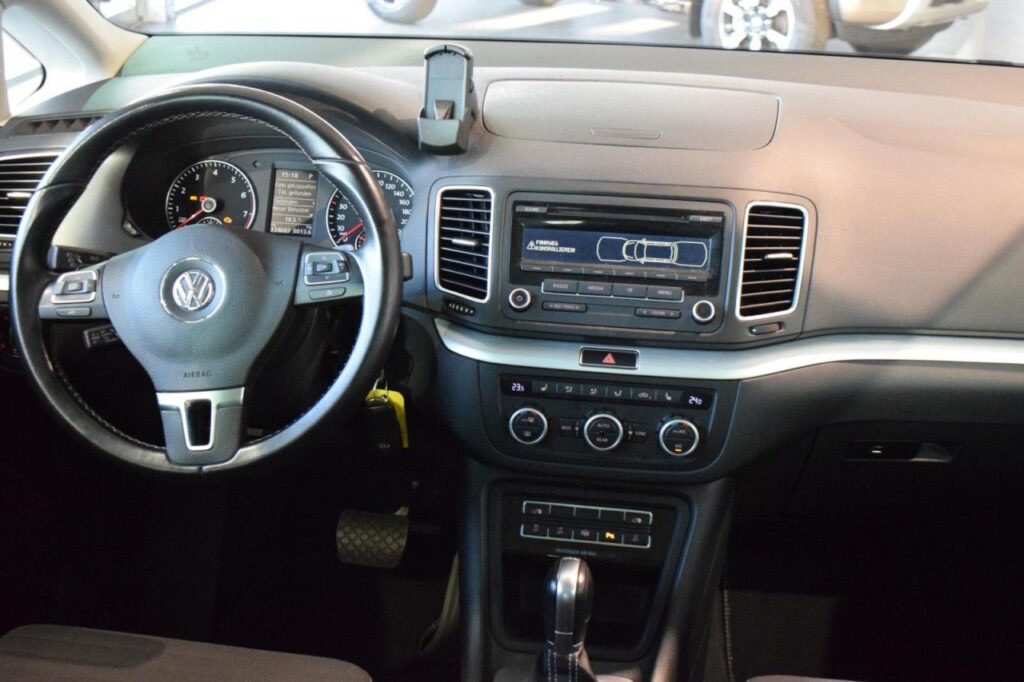 Volkswagen Sharan Exposé-Bild 11