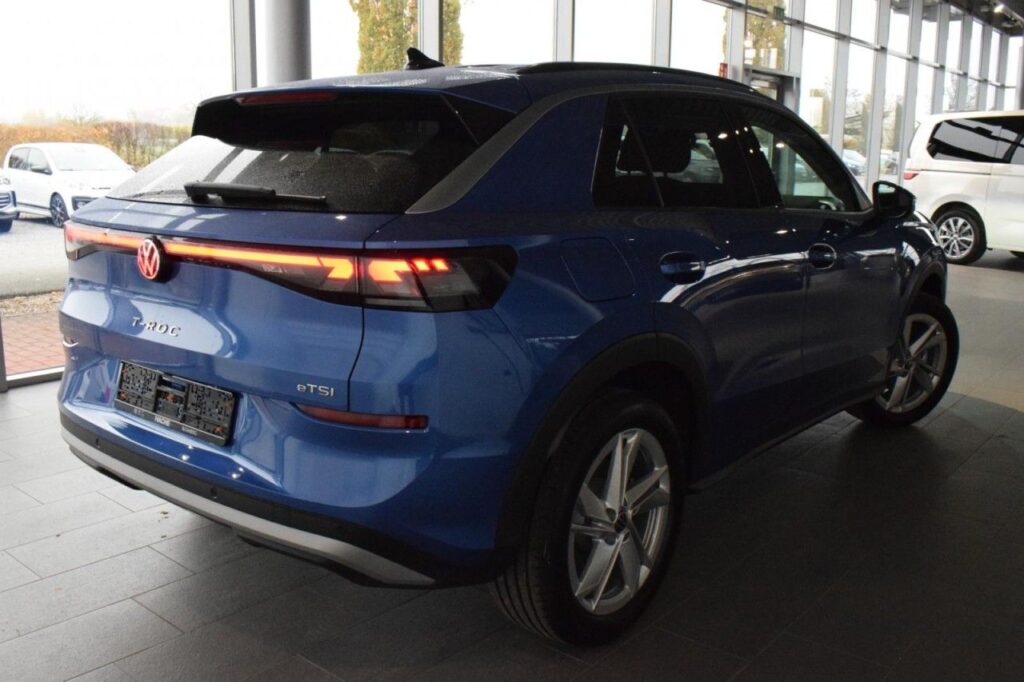 Volkswagen T-Roc Exposé-Bild 3