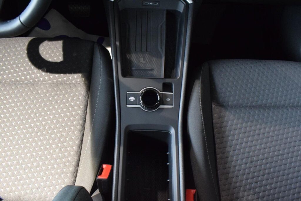 Volkswagen T-Roc Exposé-Bild 13