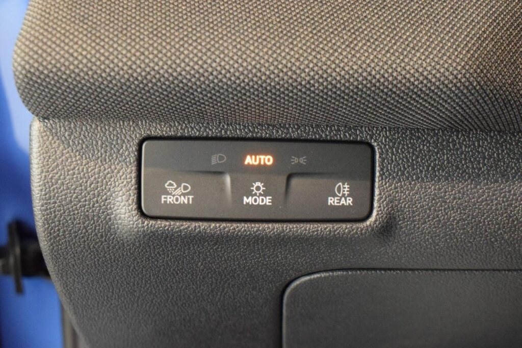 Volkswagen T-Roc Exposé-Bild 14