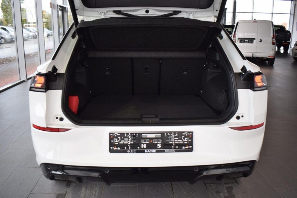 Volkswagen T-Roc Exposé-Bild 6