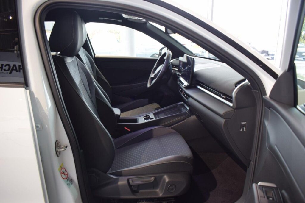 Volkswagen T-Roc Exposé-Bild 9