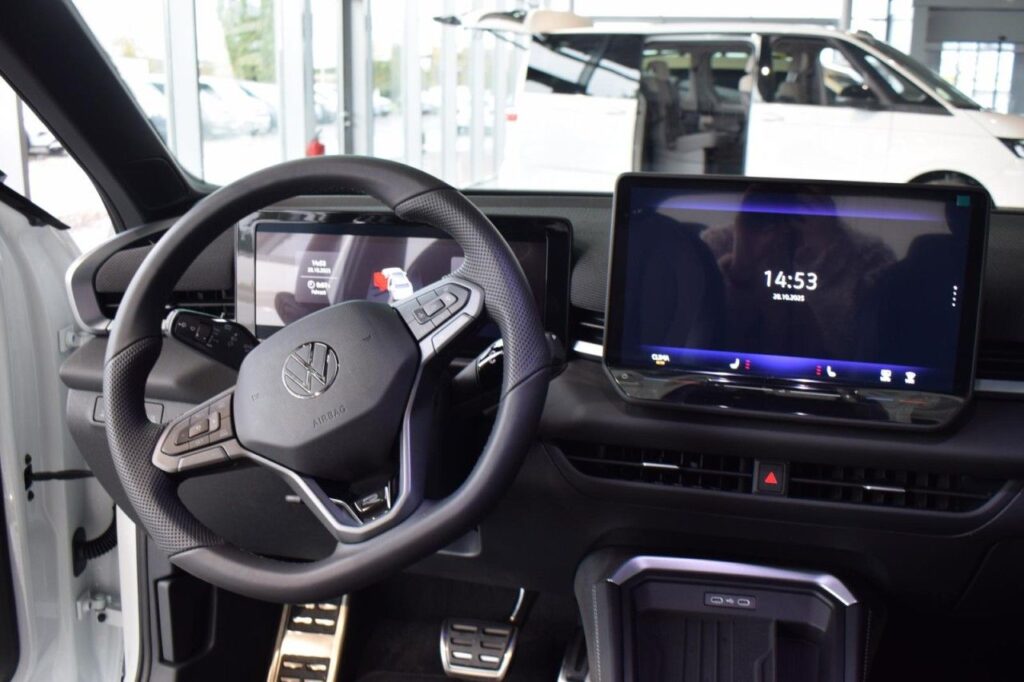 Volkswagen T-Roc Exposé-Bild 10