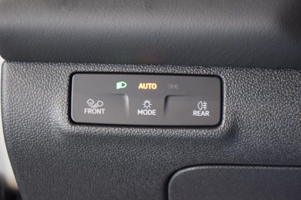 Volkswagen T-Roc Exposé-Bild 12