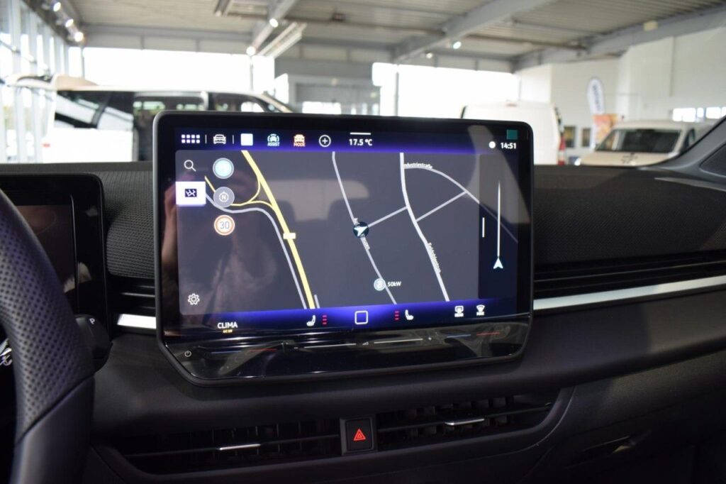 Volkswagen T-Roc Exposé-Bild 14