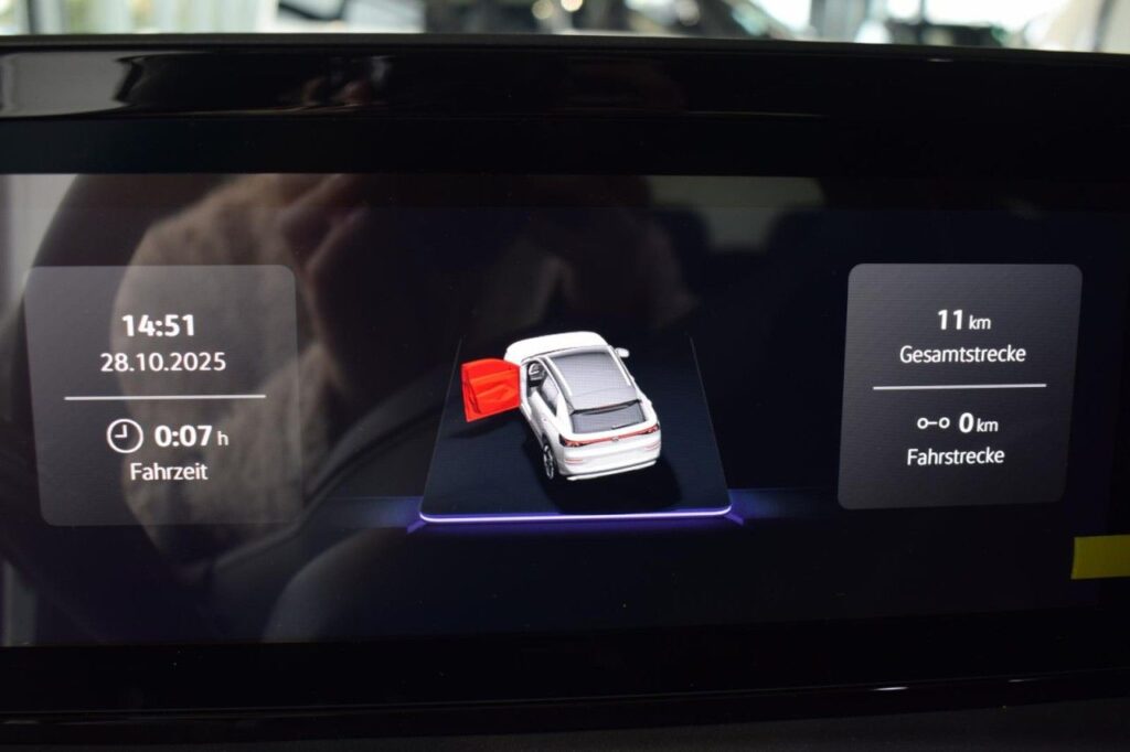 Volkswagen T-Roc Exposé-Bild 16