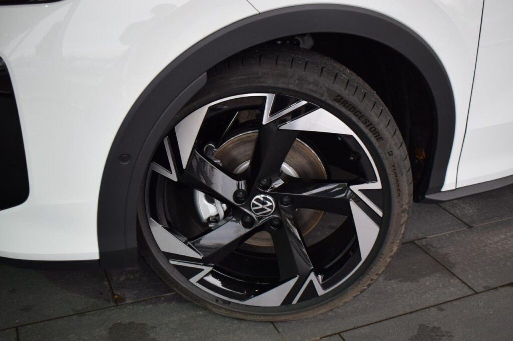 Volkswagen T-Roc Exposé-Bild 17