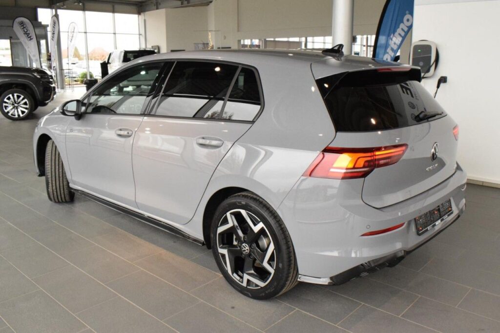 Volkswagen Golf Exposé-Bild 4