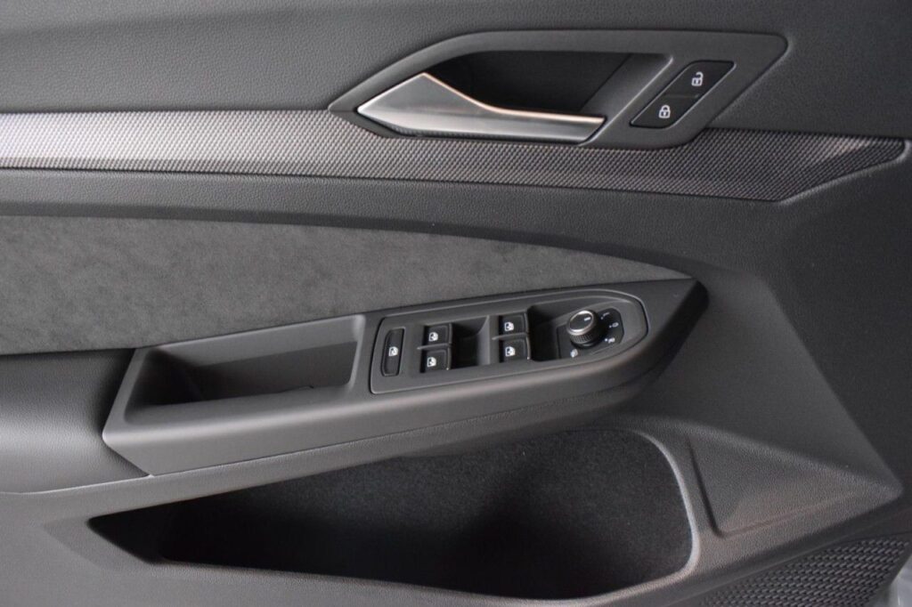 Volkswagen Golf Exposé-Bild 6