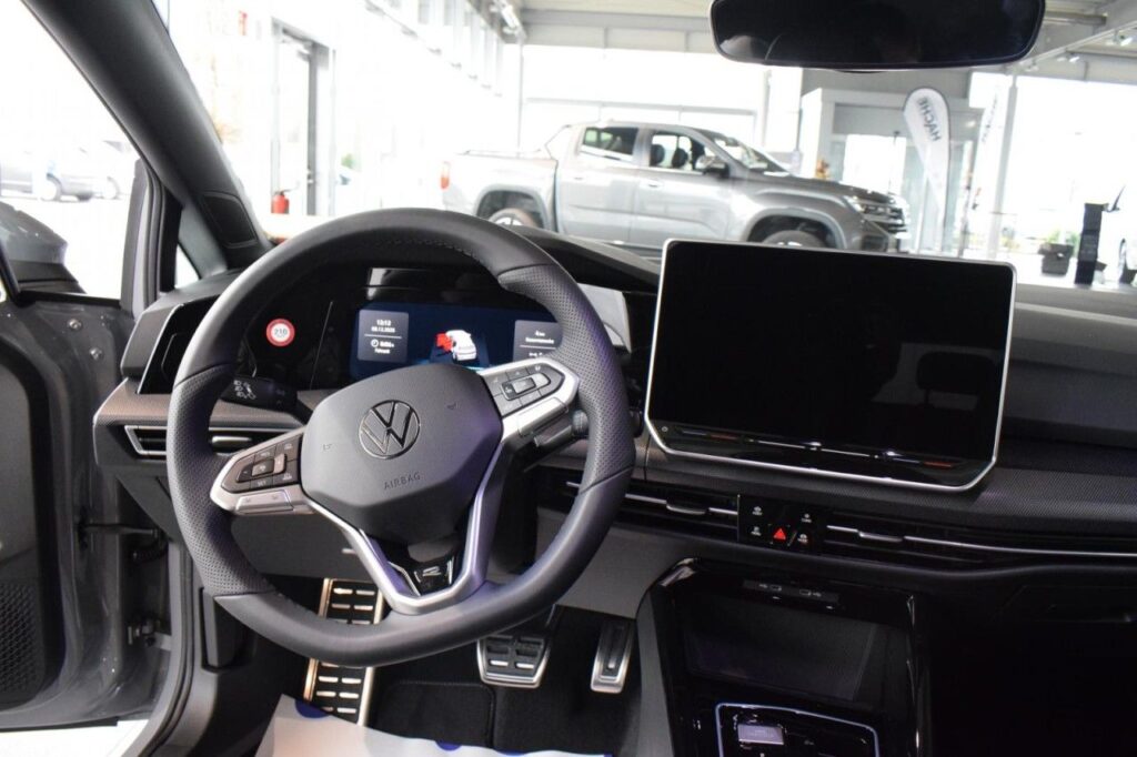 Volkswagen Golf Exposé-Bild 10