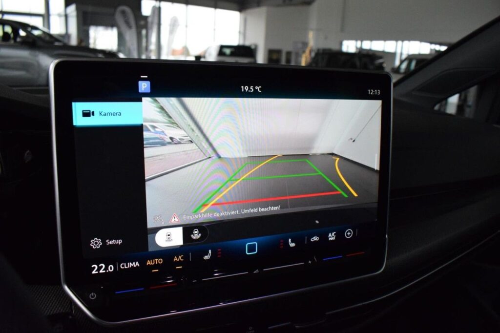 Volkswagen Golf Exposé-Bild 14