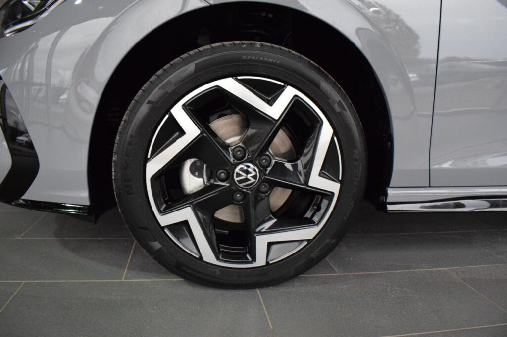 Volkswagen Golf Exposé-Bild 16