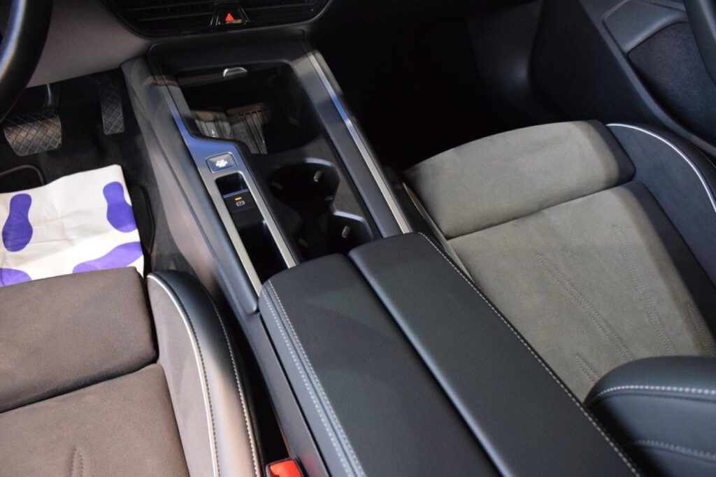 Volkswagen Passat Variant Exposé-Bild 12