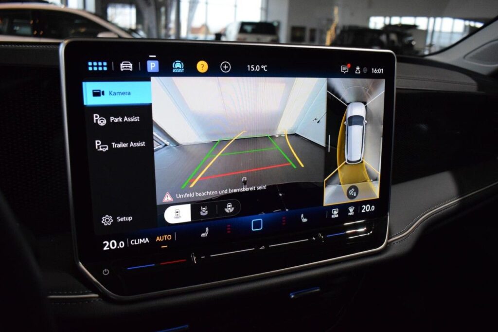 Volkswagen Passat Variant Exposé-Bild 16