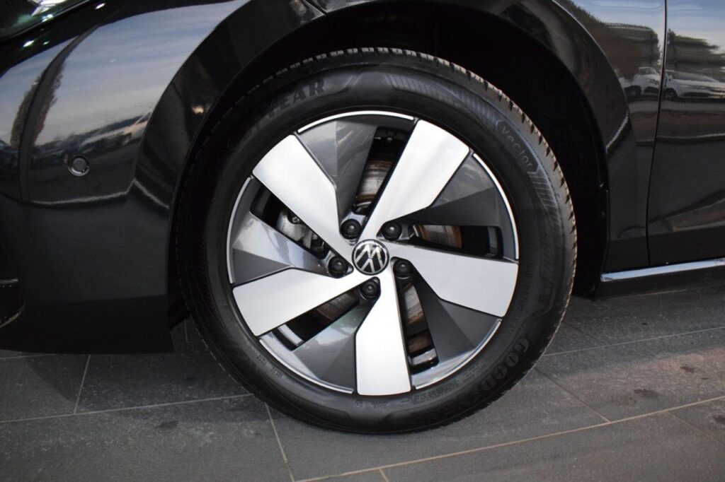 Volkswagen Passat Variant Exposé-Bild 17