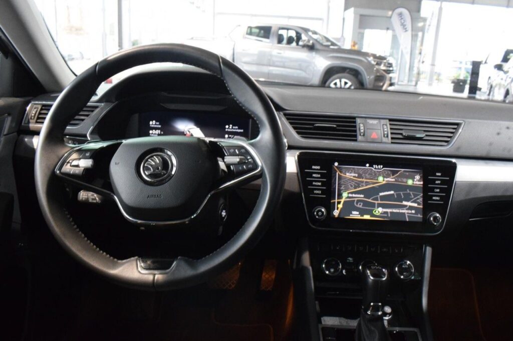 Skoda Superb Exposé-Bild 10