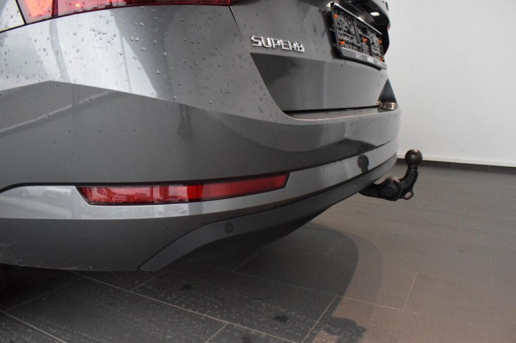 Skoda Superb Exposé-Bild 16