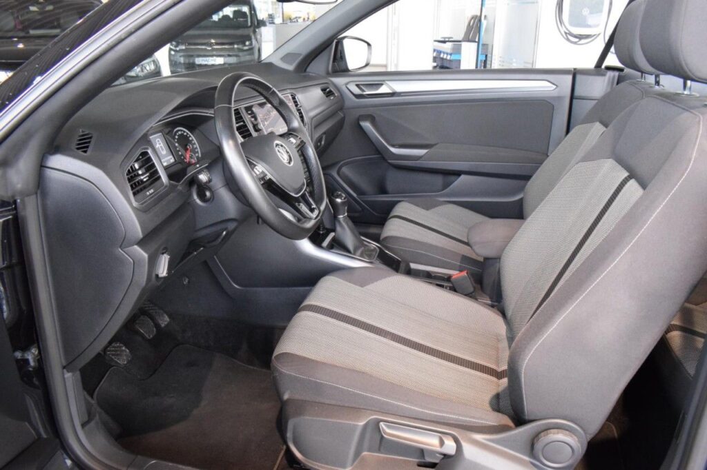 Volkswagen T-Roc Exposé-Bild 5