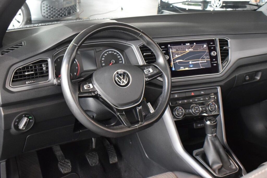 Volkswagen T-Roc Exposé-Bild 10