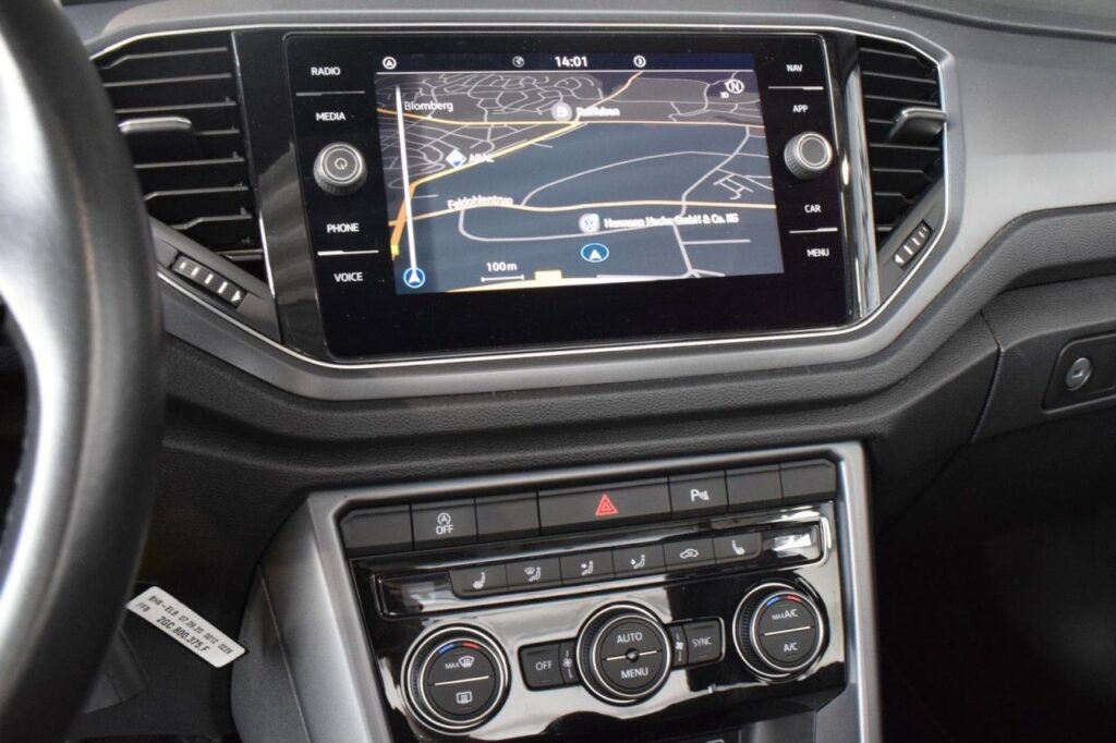 Volkswagen T-Roc Exposé-Bild 12