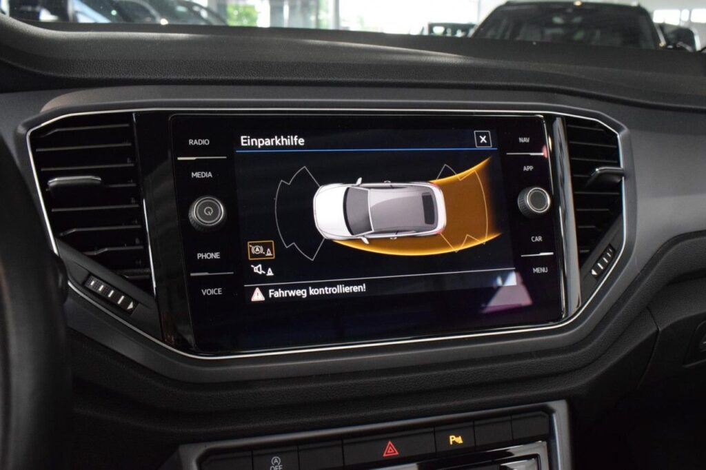 Volkswagen T-Roc Exposé-Bild 13