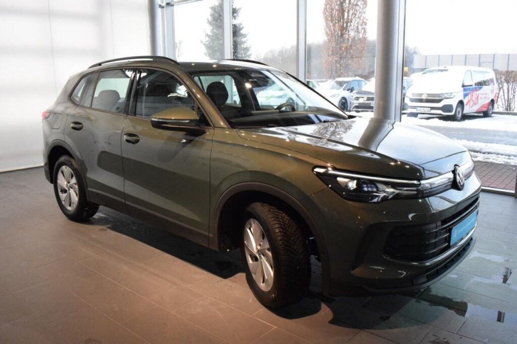 Volkswagen Tiguan Exposé-Bild 3