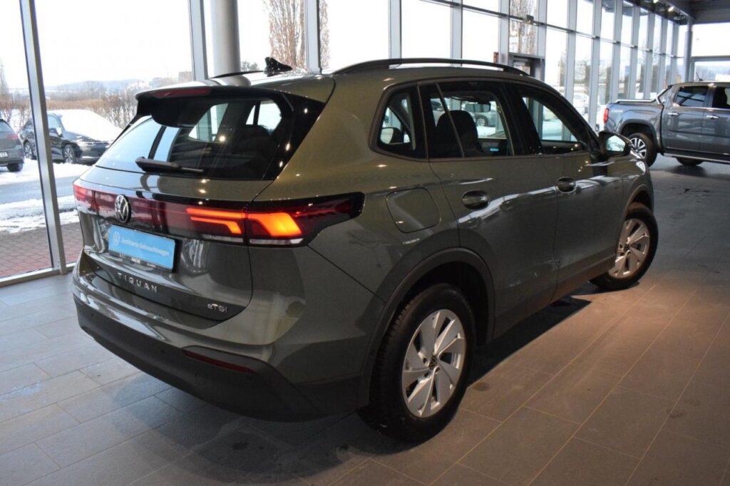 Volkswagen Tiguan Exposé-Bild 4