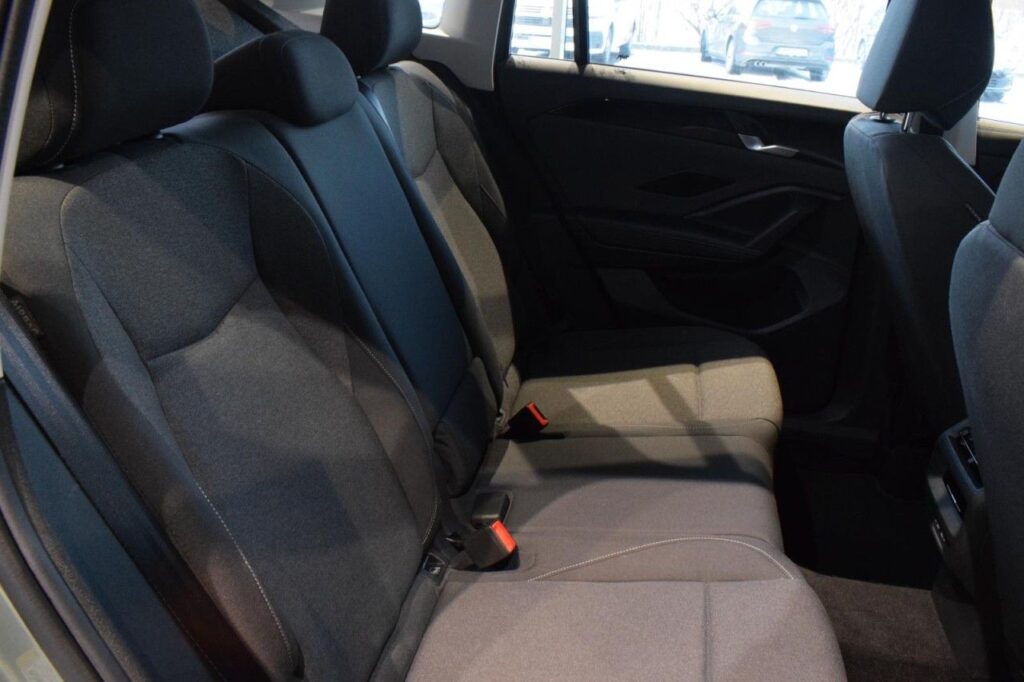 Volkswagen Tiguan Exposé-Bild 8