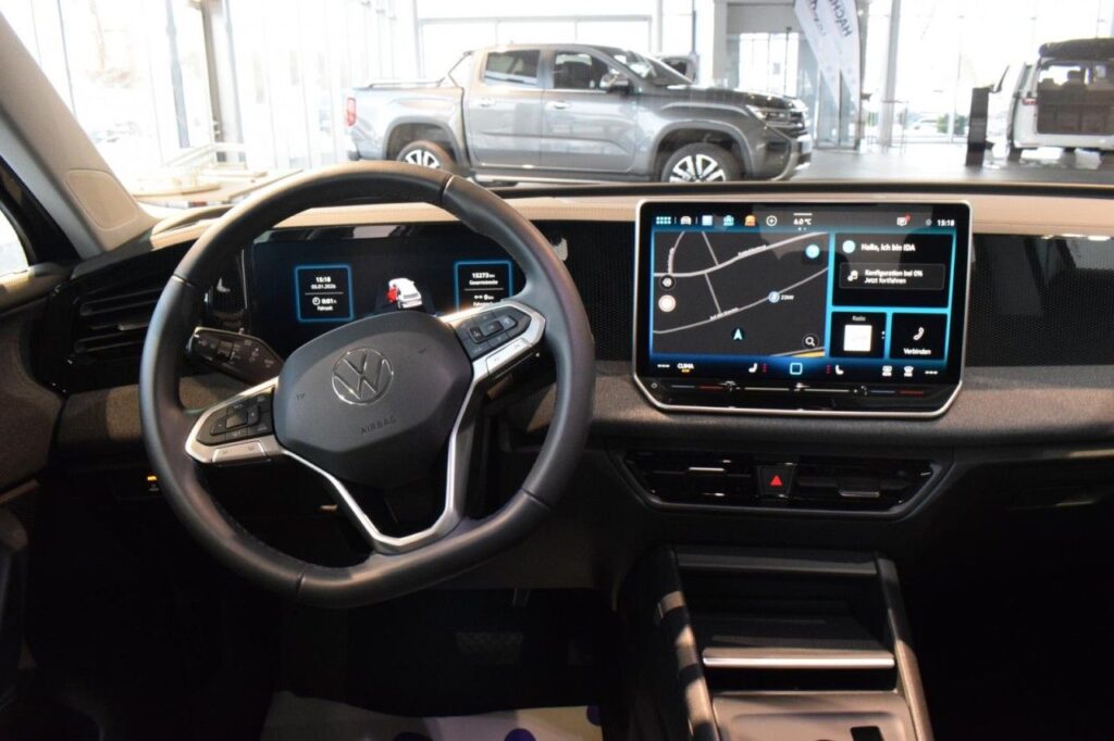 Volkswagen Tiguan Exposé-Bild 10