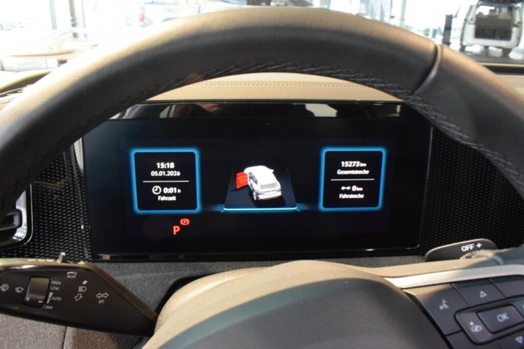 Volkswagen Tiguan Exposé-Bild 12