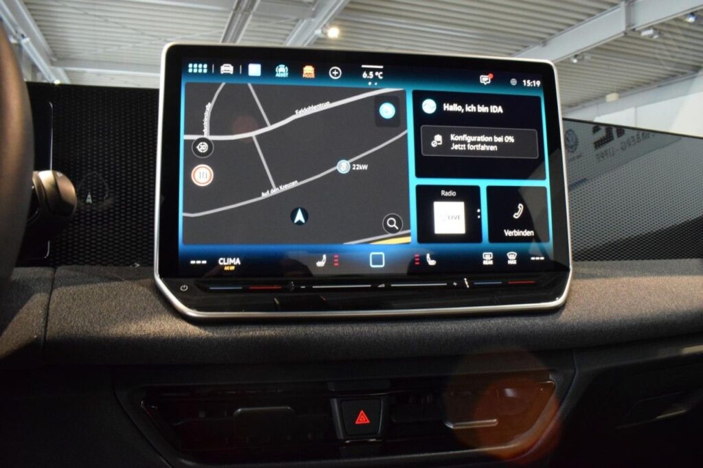 Volkswagen Tiguan Exposé-Bild 13