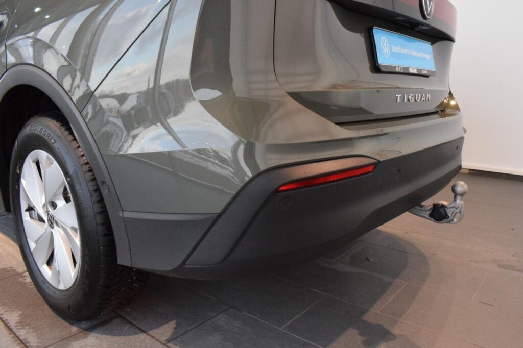 Volkswagen Tiguan Exposé-Bild 18
