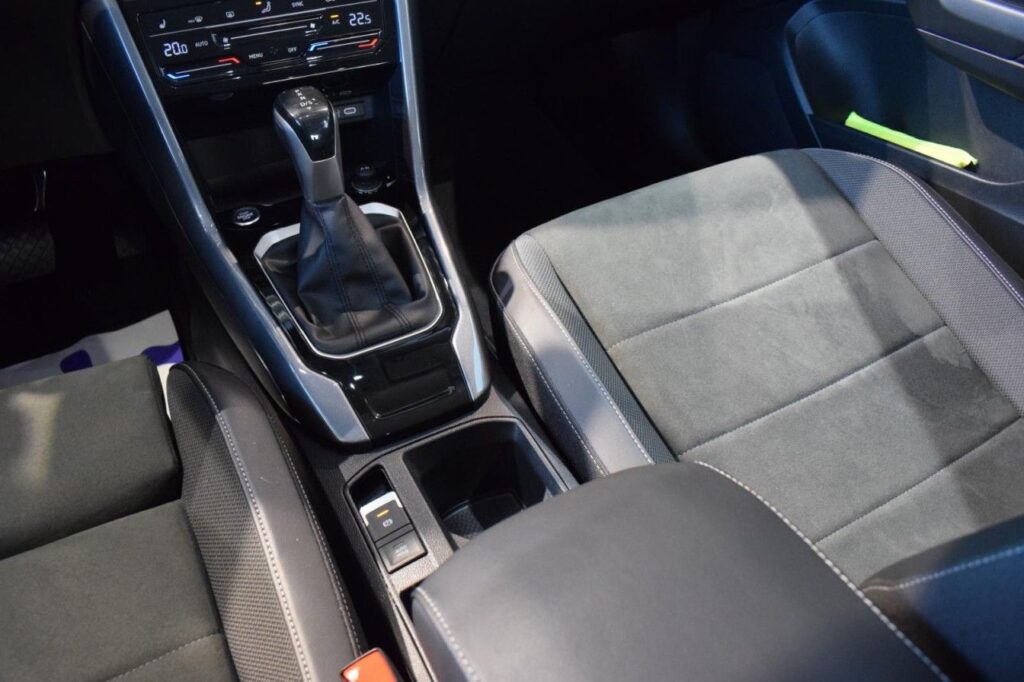 Volkswagen T-Roc Exposé-Bild 12