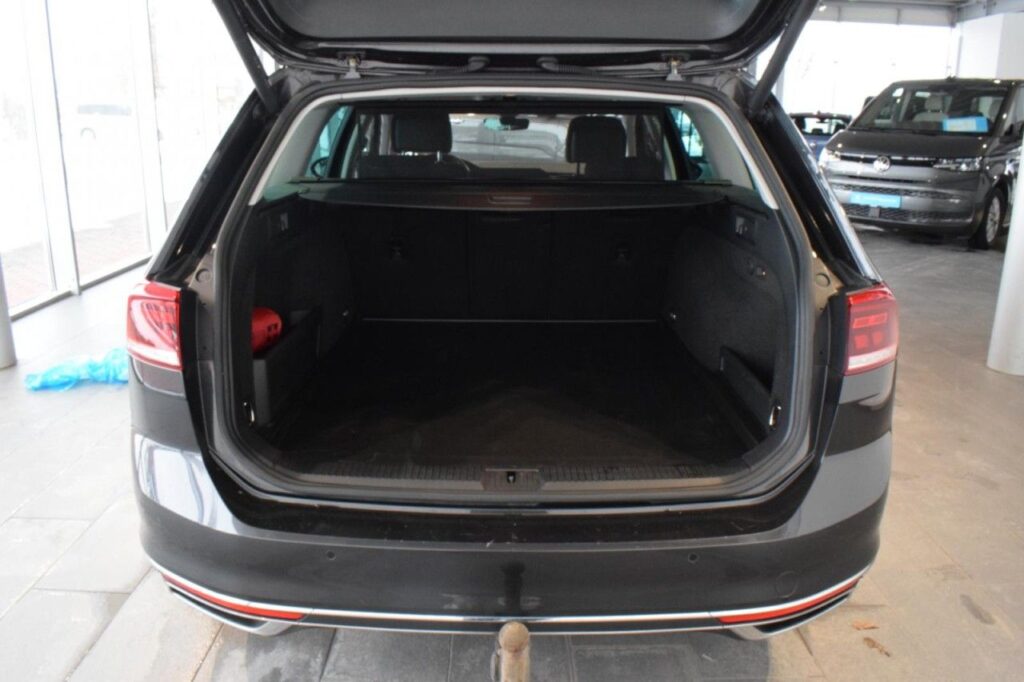 Volkswagen Passat Variant Exposé-Bild 5
