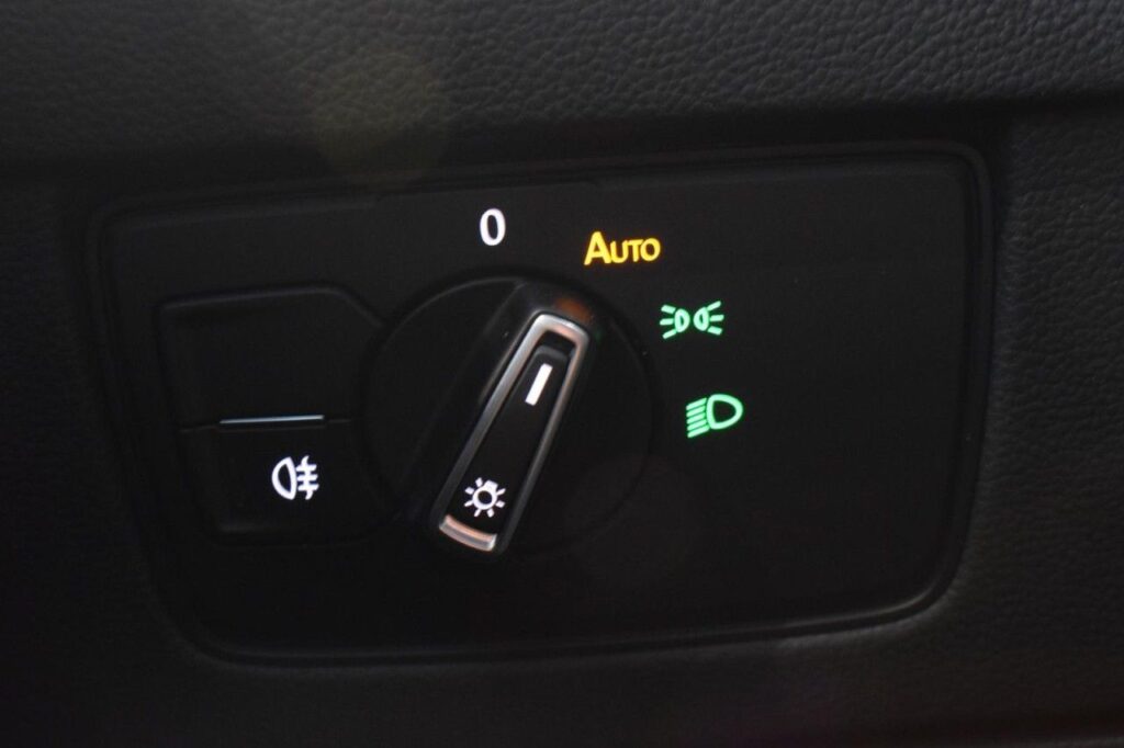 Volkswagen Passat Variant Exposé-Bild 12