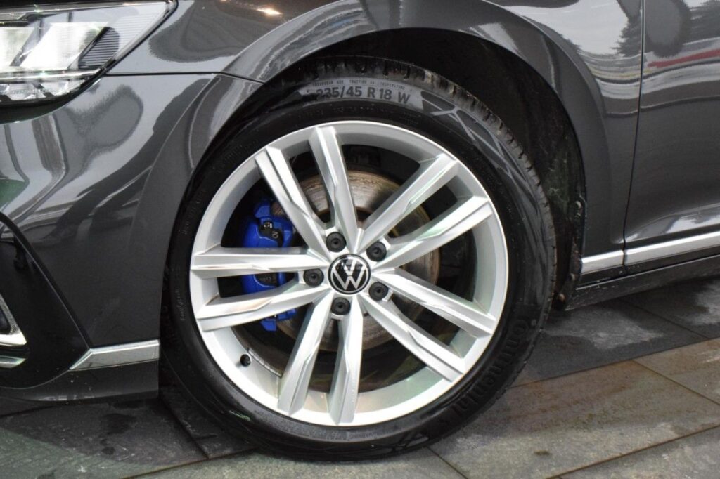 Volkswagen Passat Variant Exposé-Bild 20