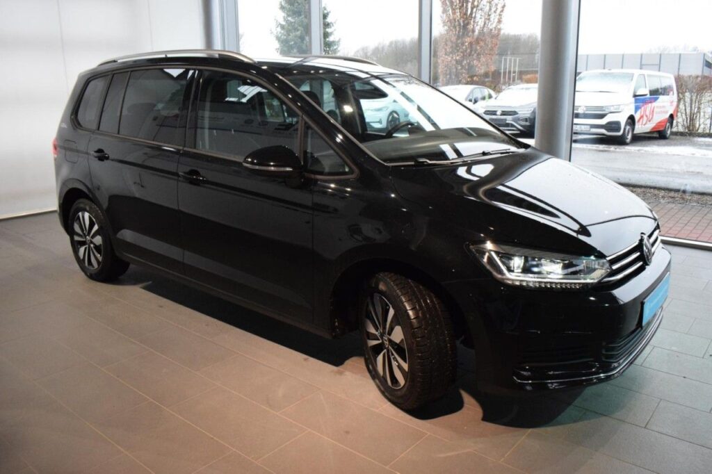 Volkswagen Touran Exposé-Bild 3