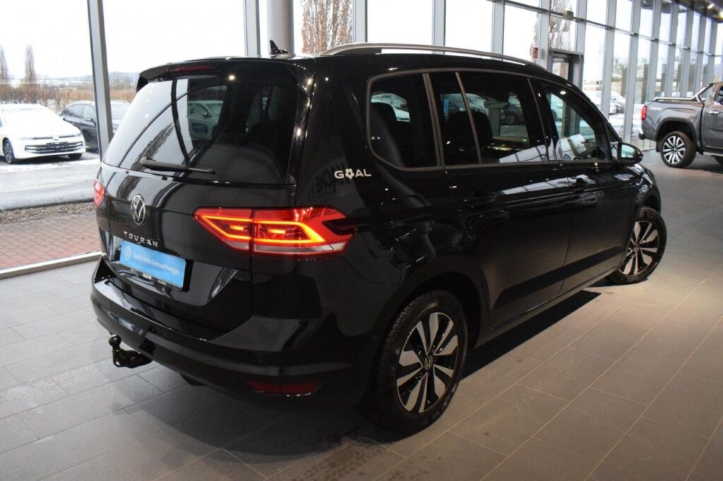 Volkswagen Touran Exposé-Bild 4