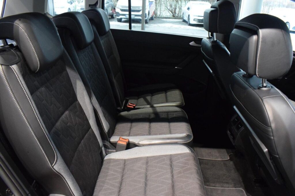 Volkswagen Touran Exposé-Bild 9