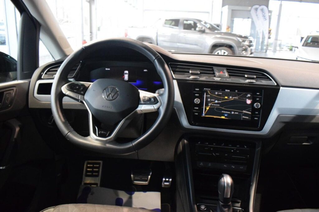 Volkswagen Touran Exposé-Bild 11